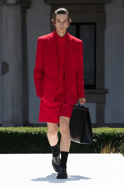 Look 38